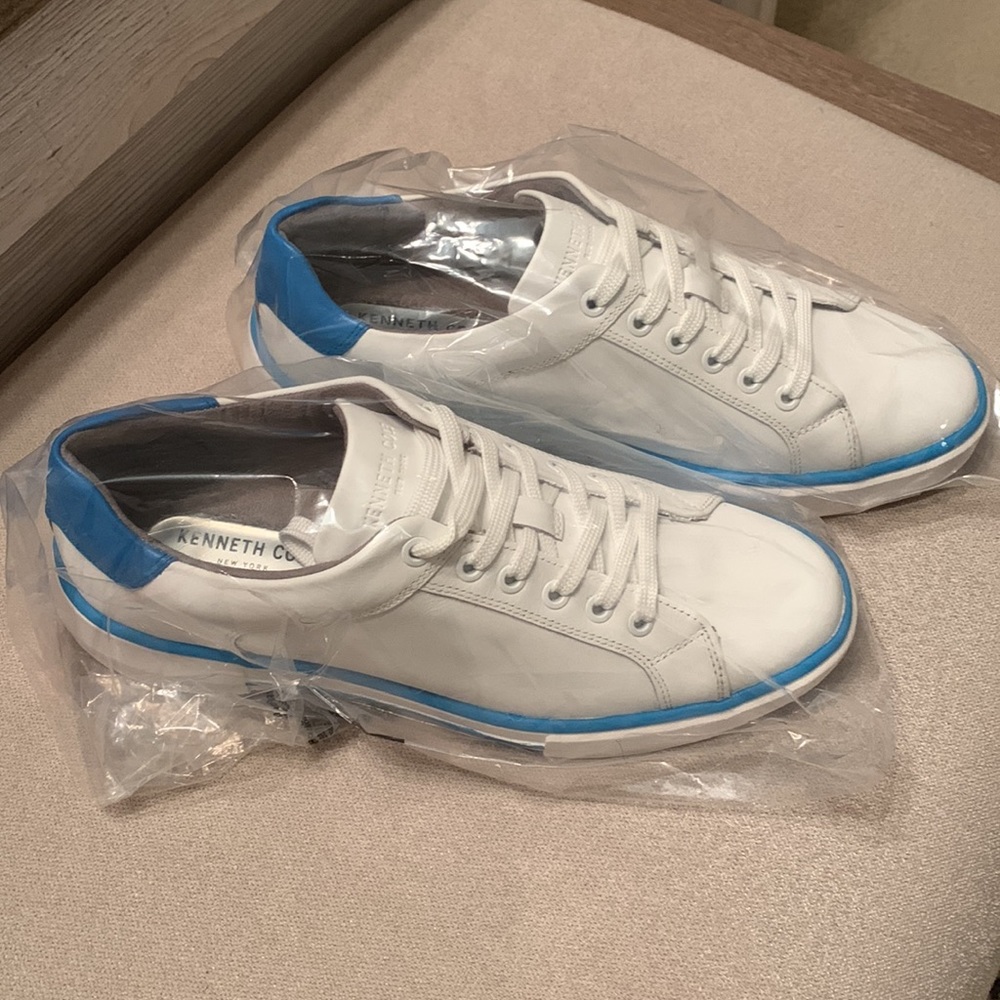 Men’s Kenneth Cole casual shoes, Size 8.5